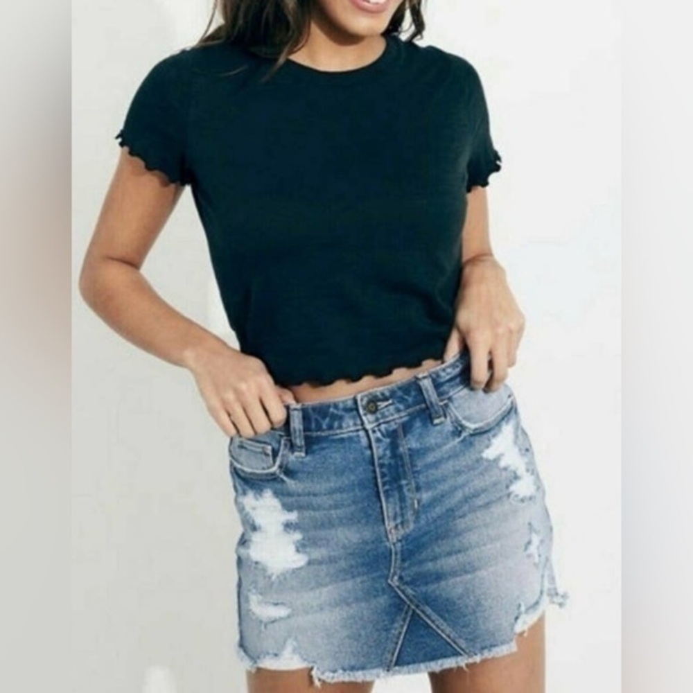 NWOT Hollister Vintage Stretch Distressed Jean Skirt - Sz 25